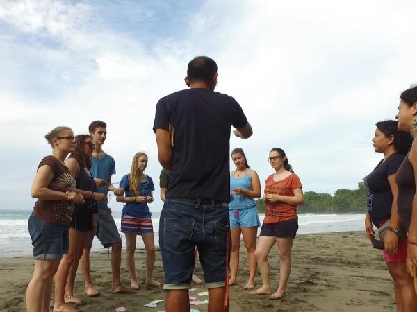 Costa Rica activity vacation, including volunteering
