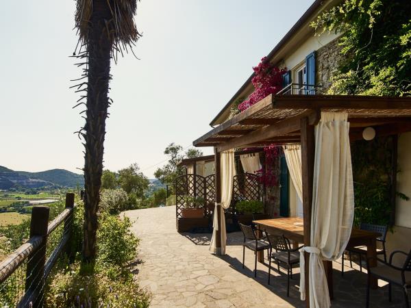 Tuscany farmhouse accommodation, Italy
