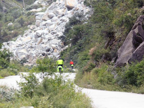 Cycling holiday in Eastern Tibet, Sichuan Province