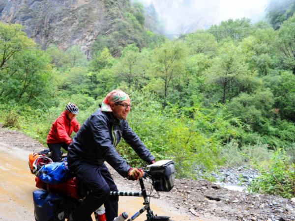 Cycling holiday in Eastern Tibet, Sichuan Province