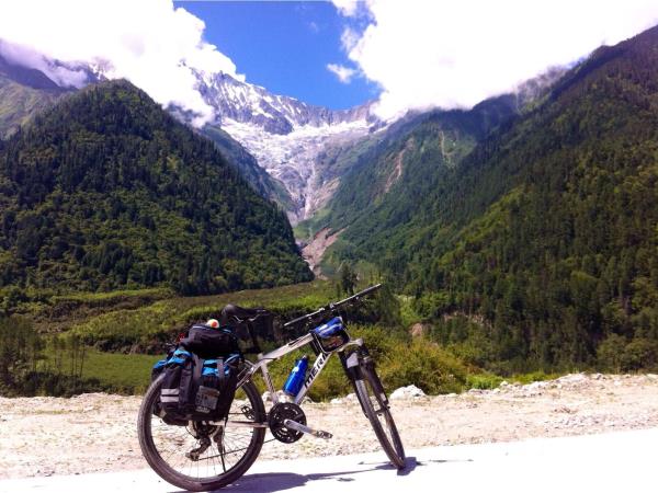 Cycling holiday in Eastern Tibet, Sichuan Province