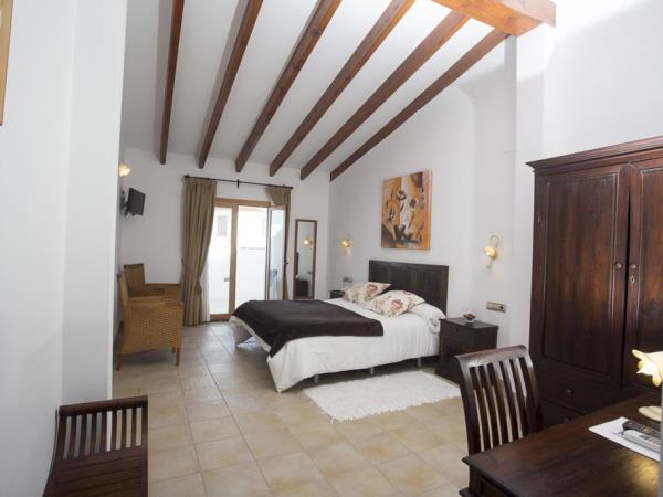 Yoga & walking vacation in Spain