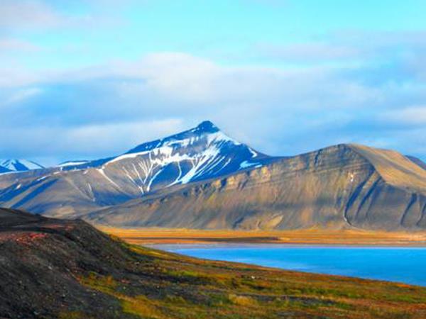 Arctic expedition cruise, circumnavigation of Spitsbergen