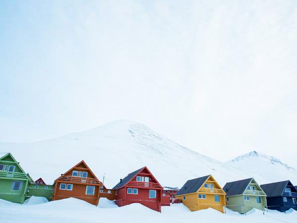 Arctic expedition cruise, circumnavigation of Spitsbergen
