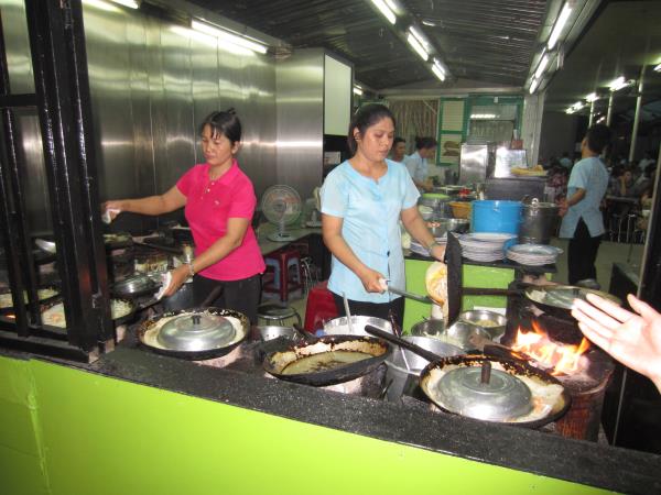 Vietnam 10 day tour, Pho the love of food