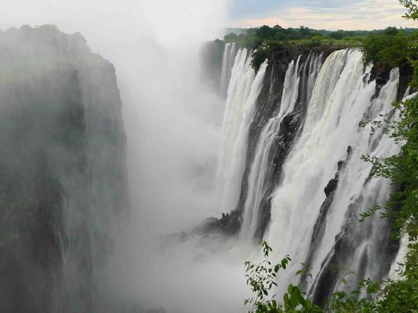 Zimbabwe & Botswana safari, elephant paths