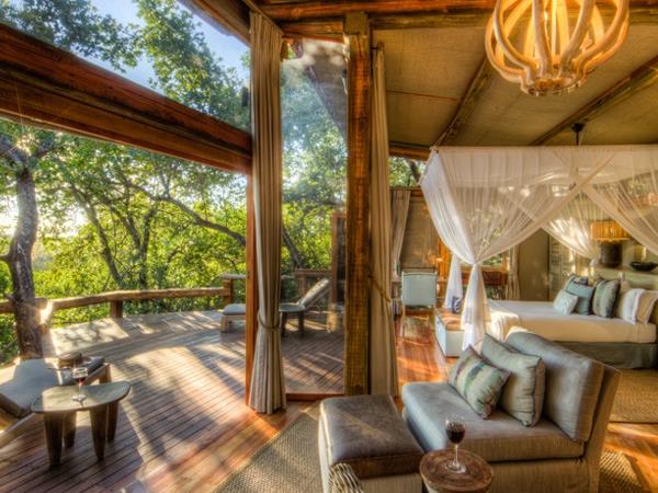 Botswana & Victoria Falls, green season safari