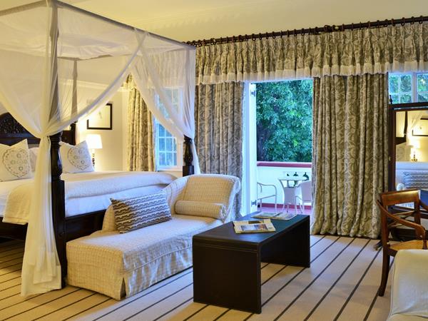 Botswana & Victoria Falls, green season safari