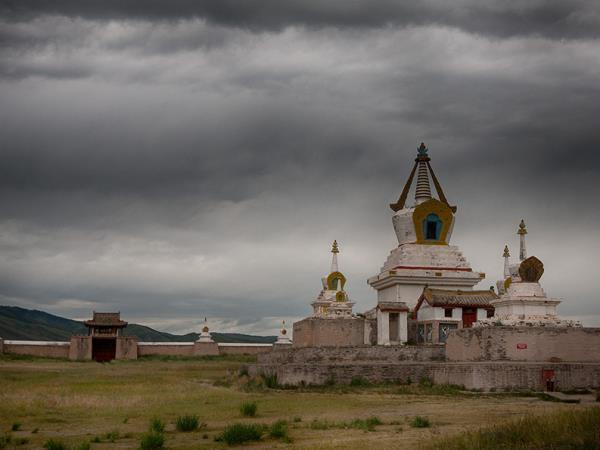 Mongolia adventure vacation, off the beaten track