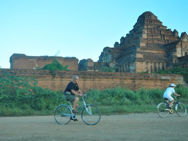 Myanmar 2 week insight tour