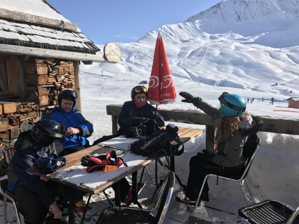 Alternative family winter vacation in Chamonix, France
