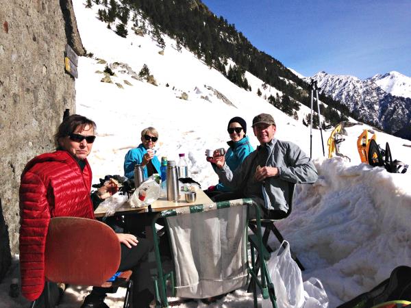 Winter hiking vacation in Spain, Spanish Pyrenees