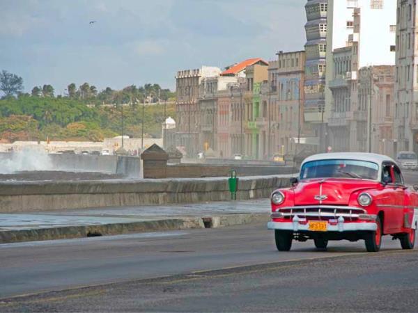 Cuba on a budget tour