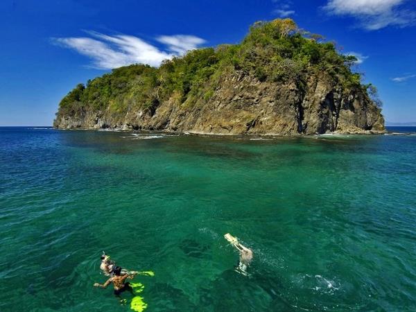 Costa Rica small group adventure vacation