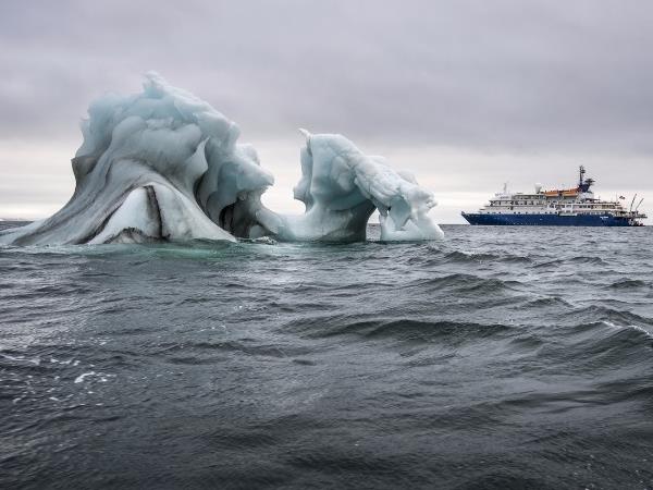 Luxury Arctic cruise Spitsbergen & Franz Josef Land