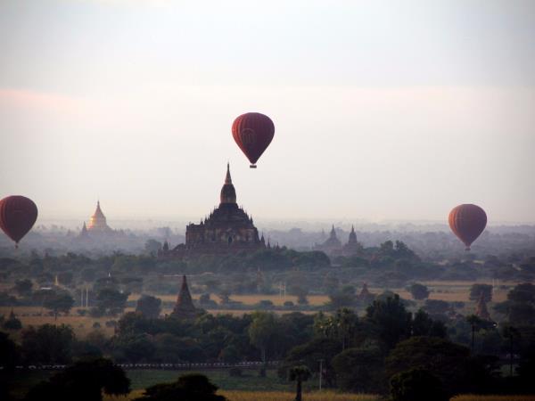 Myanmar 9 day highlights tour
