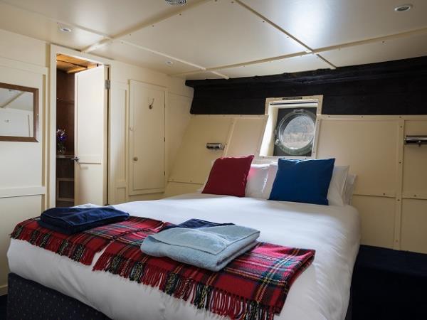 Scotland cruise vacation, private charter