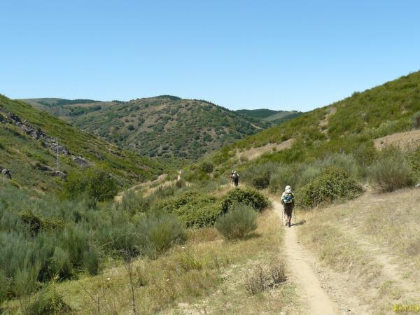 Leon to Santiago de Compostela hiking vacation, Spain