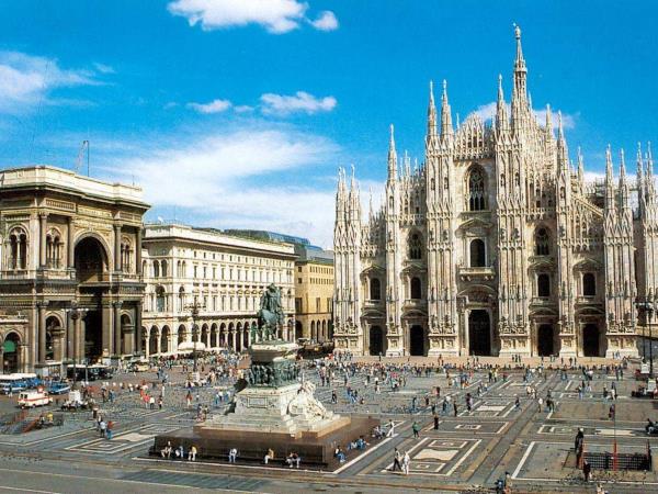 Italy hiking & cultural vacation, Lake Como & Milan