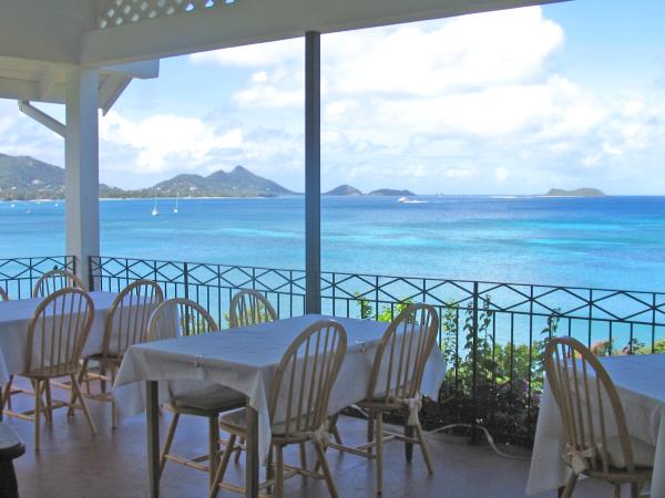 Green Roof Inn, Carriacou beach accommodation