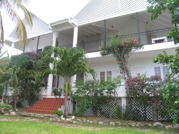 Green Roof Inn, Carriacou beach accommodation