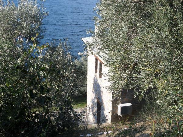 Vacation house and yoga retreat venue, Lefokastro Greece