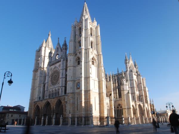 Leon to Santiago de Compostela hiking vacation, Spain