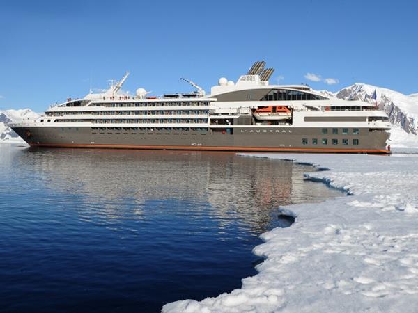 Spitsbergen luxury cruises