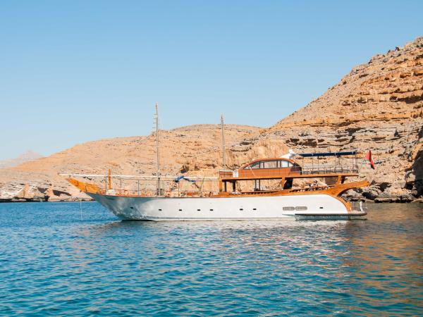 Vacation in Oman, Bedouin and fjords of Musandam