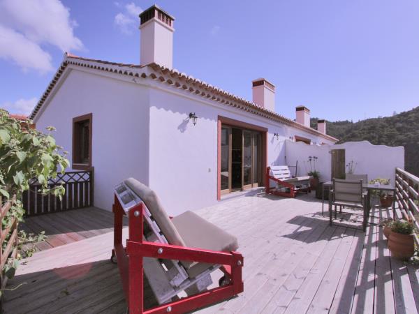 Algarve yoga and surf eco retreat, Portugal