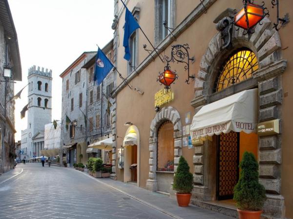 Walking vacation in Italy, in the Footsteps of St Francis