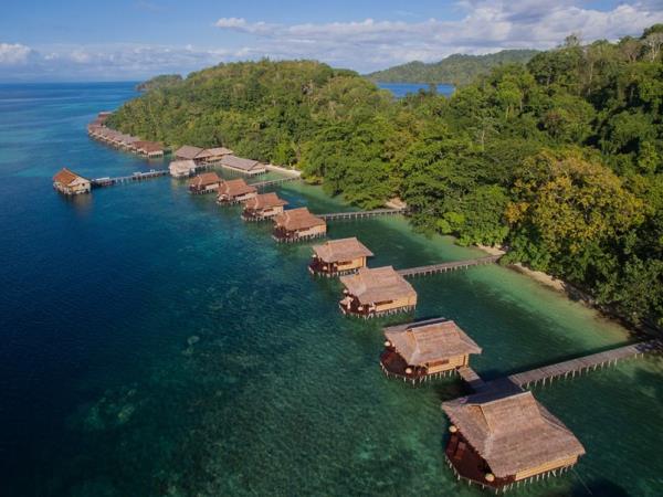 Snorkel Raja Ampat and Java tour, Indonesia