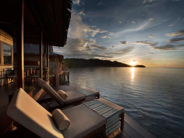 Snorkel Raja Ampat and Java tour, Indonesia
