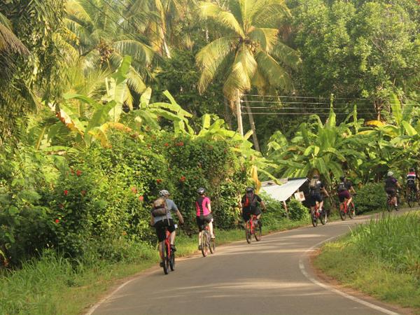 Sri Lanka coast to coast cycling vacation