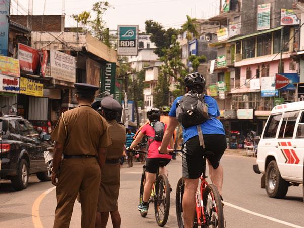 Sri Lanka coast to coast cycling vacation