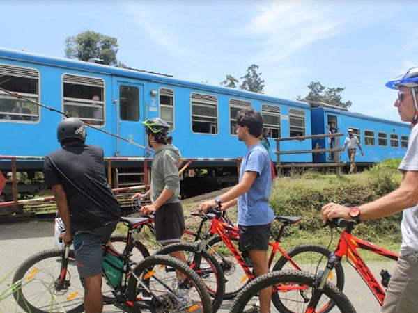 Sri Lanka coast to coast cycling vacation
