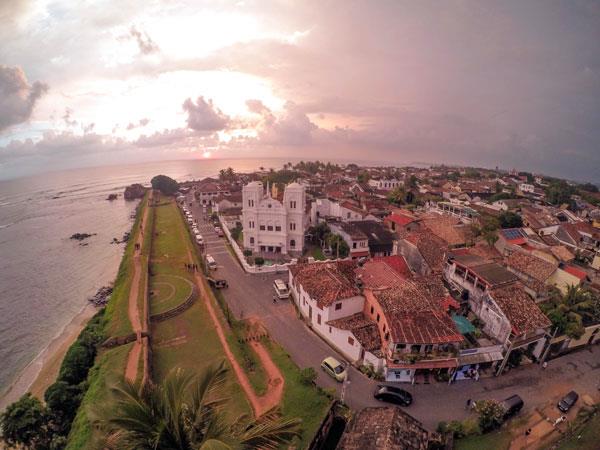 Sri Lanka coast to coast cycling vacation