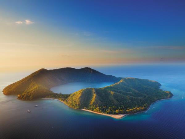 Highlights of Indonesia small group tour
