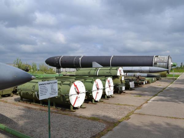 Ukraine tour, echoes of the Cold War
