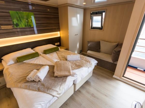 Croatian Islands yacht cruise
