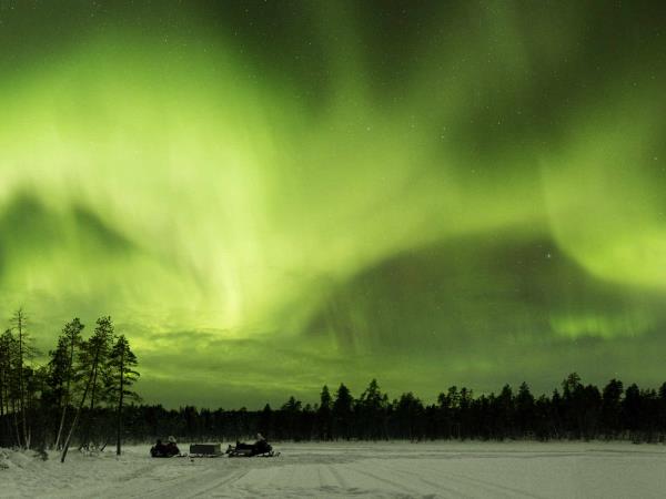 Family Northern Lights break