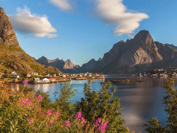 Midnight sun sailing vacation in Norway