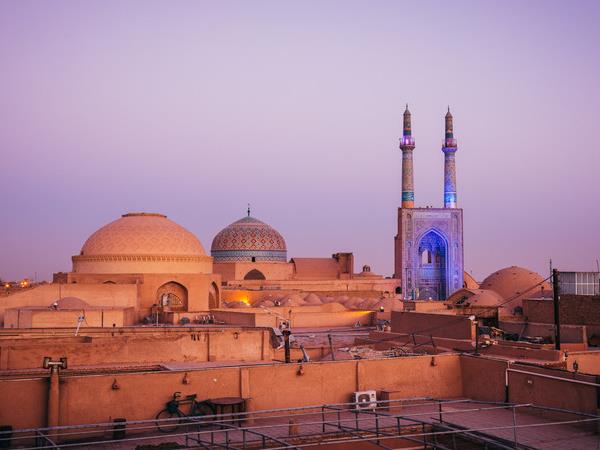 Women only tours to Iran
