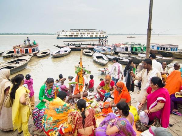 Lower Ganges river cruise in India