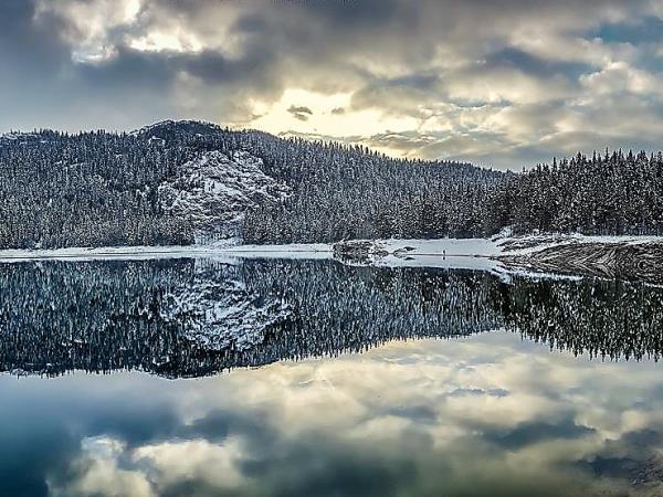Family skiing vacation in Montenegro