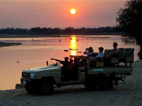 Zambia wildlife vacation, the Luangwa Valley
