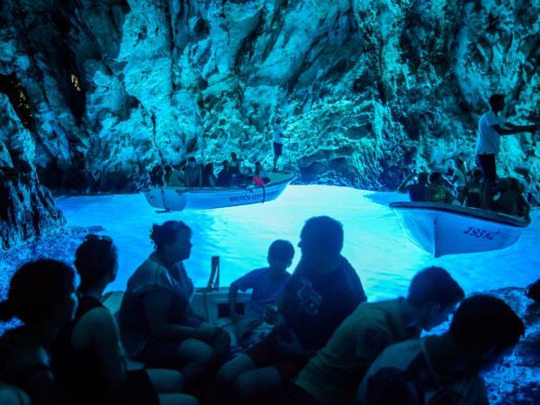 Croatia private yacht cruise vacation