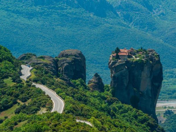 Meteora and Pindos hiking vacation in Greece