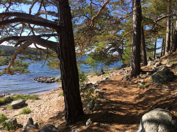 Stockholm archipelago walking vacation