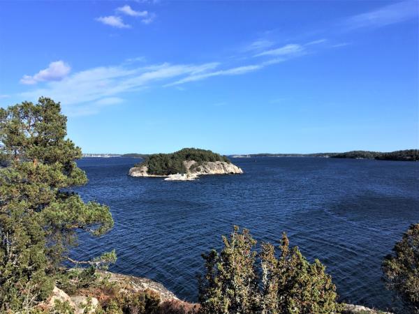 Stockholm archipelago walking vacation